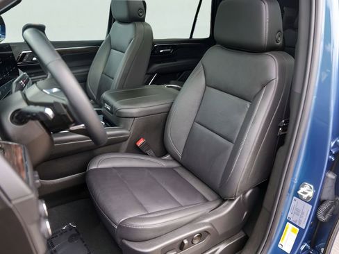 Used 2025 Chevrolet Tahoe LT w/ Comfort Package image 10