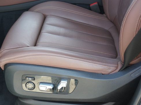 Used 2022 BMW X5 sDrive40i w/ M Sport Package RWD image 24