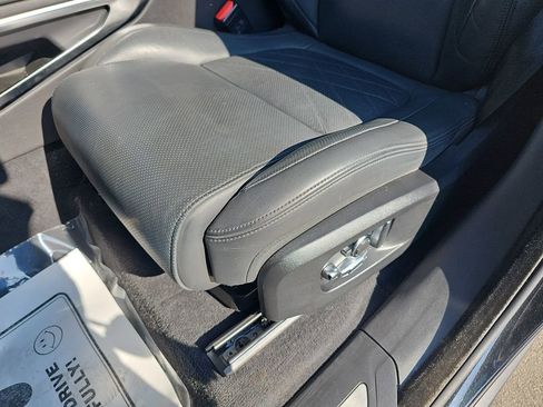 Used 2023 Jaguar F-PACE S image 33