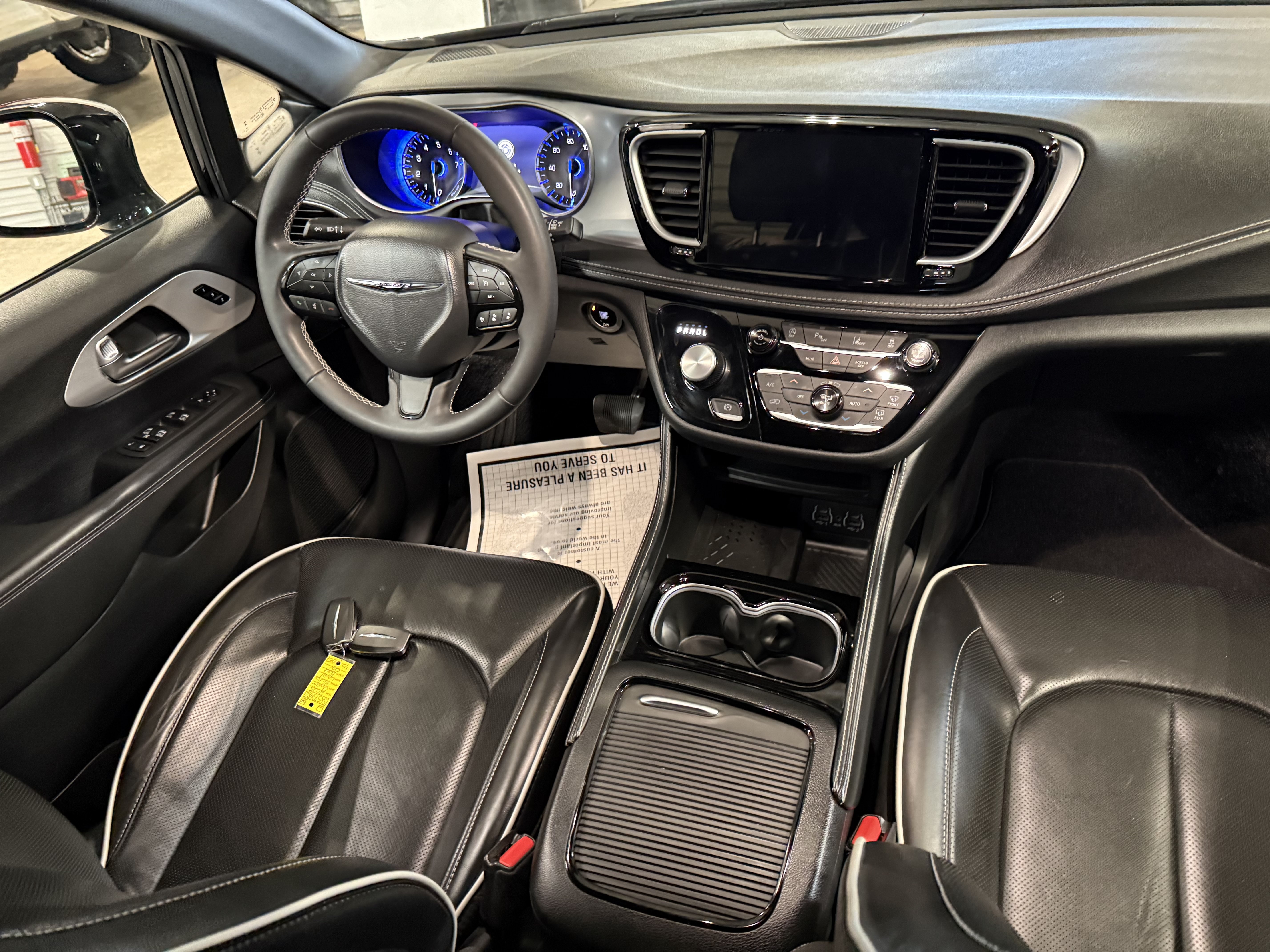 Certified 2025 Chrysler Pacifica Limited AWD/4WD image 20