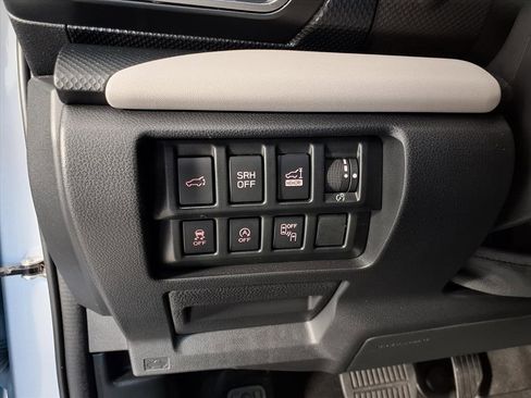 Used 2023 Subaru Forester Limited image 17