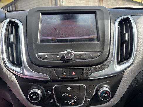 Used 2022 Chevrolet Equinox LS w/ LS Convenience Package FWD image 13