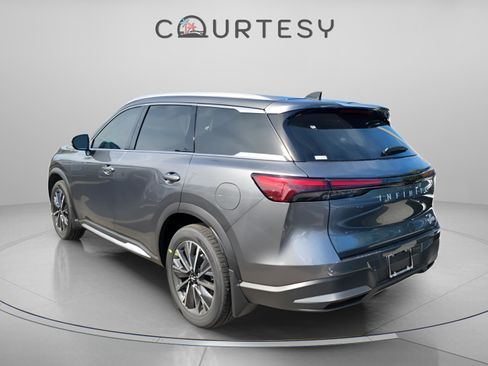 Certified 2026 INFINITI QX60 Luxe w/ Family Package image 3