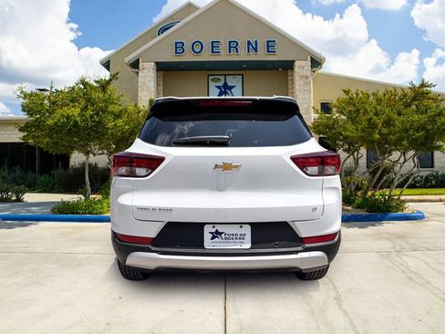 Used 2026 Chevrolet TrailBlazer LT w/ Driver Confidence Package FWD image 4