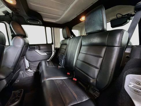 Used 2012 Jeep Wrangler Unlimited Sahara w/ Connectivity Group AWD/4WD image 21