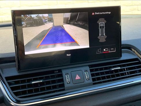 Used 2021 Audi Q5 Premium w/ Convenience Package image 21