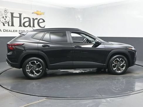 Used 2024 Chevrolet Trax LT w/ Driver Confidence Package FWD image 38