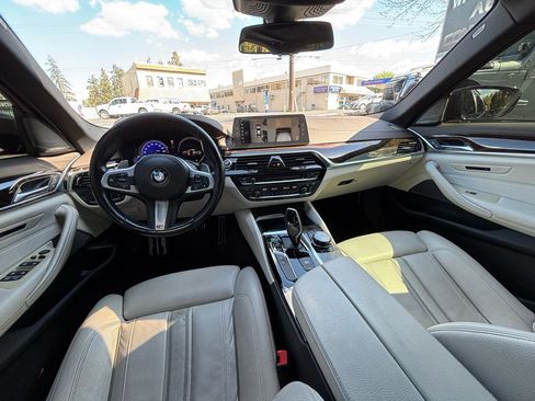 Used 2018 BMW M550i xDrive w/ Driving Assistance Package AWD/4WD image 11