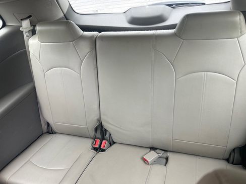 Used 2015 Chevrolet Traverse LT FWD image 11