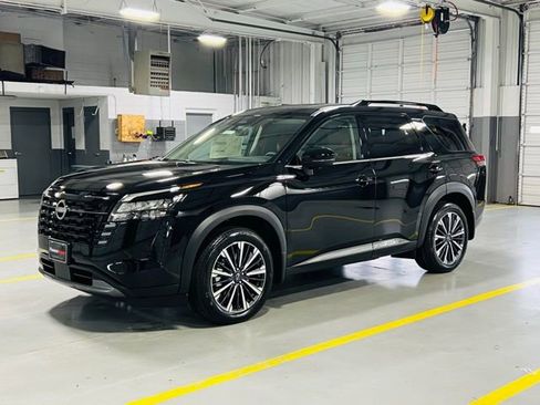 New 2026 Nissan Pathfinder Platinum FWD image 15