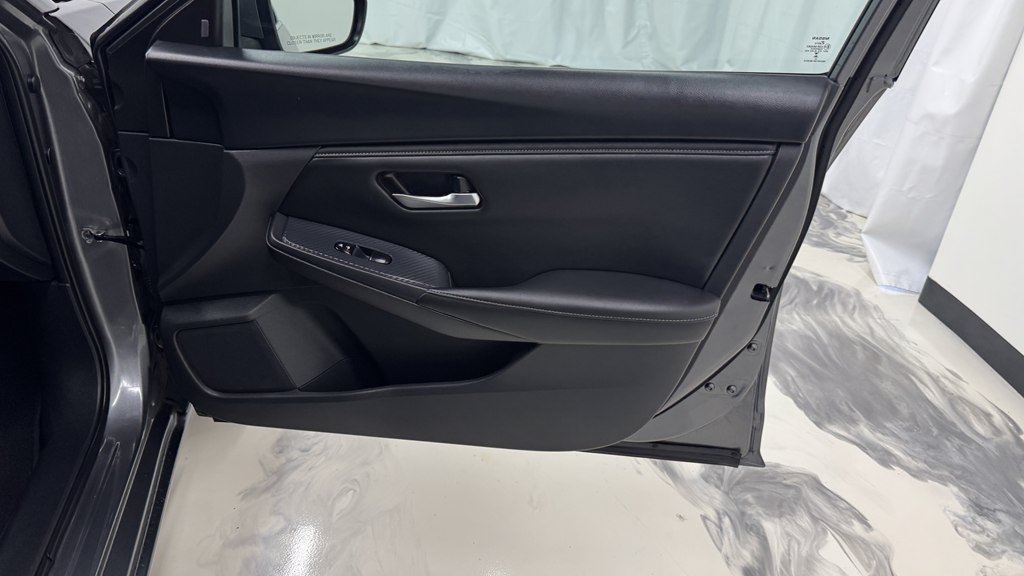 Used 2023 Nissan Sentra SV FWD image 23