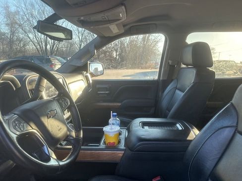 Used 2018 Chevrolet Silverado 1500 LTZ w/ Sport Package image 16