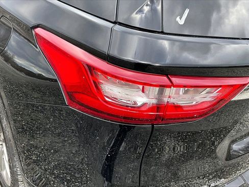 Used 2018 Chevrolet Traverse Premier image 29