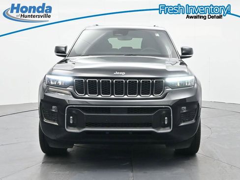 Used 2023 Jeep Grand Cherokee Overland AWD/4WD image 3