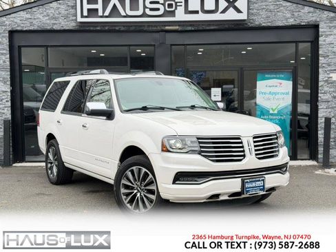 Used 2017 Lincoln Navigator Select image 2