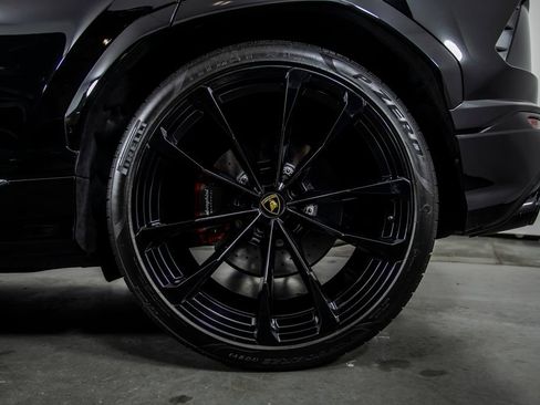 Used 2021 Lamborghini Urus AWD/4WD image 14