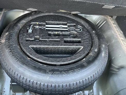 Used 2018 Honda HR-V EX image 29