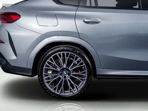 Used 2024 BMW X6 M60i image 8