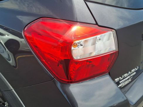 Used 2017 Subaru Crosstrek 2.0i Premium AWD/4WD image 16