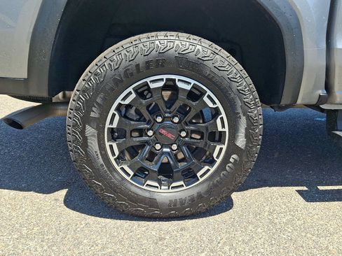 Used 2026 GMC Canyon AT4 w/ Technology Plus Package AWD/4WD image 8
