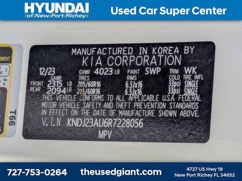 Used 2024 Kia Soul LX w/ Option Group 015 FWD image 32