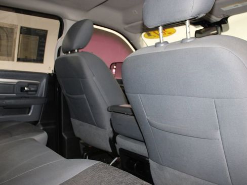 Used 2017 RAM 1500 Big Horn RWD image 30