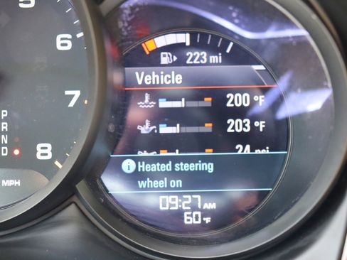 Used 2018 Porsche Macan AWD/4WD image 31
