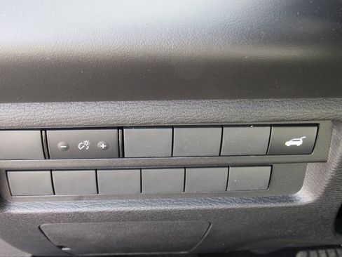 New 2025 Mitsubishi Outlander SE image 22