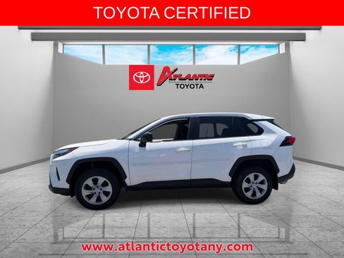 Certified 2023 Toyota RAV4 LE AWD/4WD image 5