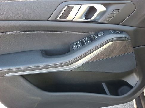 Used 2021 BMW X5 xDrive40i w/ Convenience Package image 16