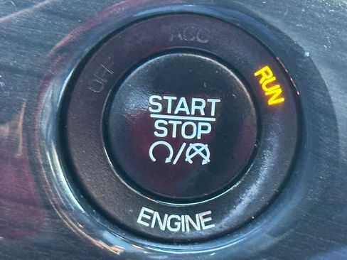 Used 2015 Jeep Grand Cherokee Overland w/ Advanced Technology Group image 32