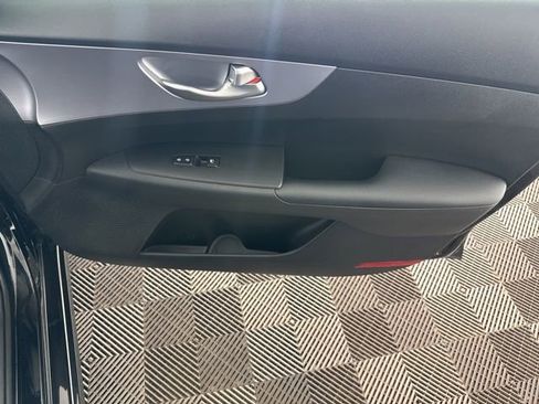 Used 2022 Kia Forte LXS FWD image 19
