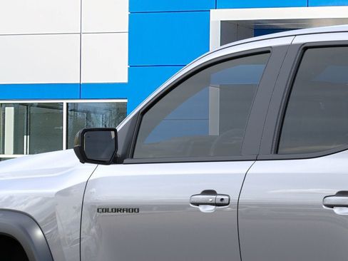 New 2026 Chevrolet Colorado ZR2 w/ Technology Package AWD/4WD image 12