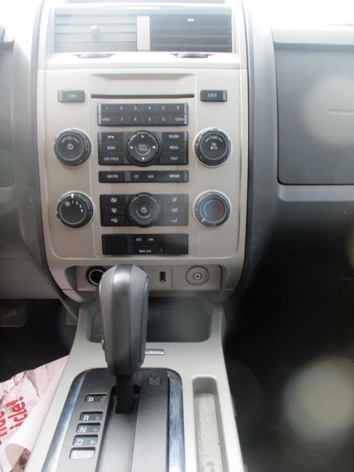 Used 2011 Ford Escape XLT w/ 202A Rapid Spec Order Code FWD image 12
