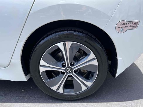 Used 2019 Nissan Leaf SV Plus w/ SV Plus Technology Package FWD image 43