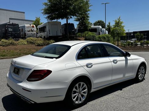 Used 2018 Mercedes-Benz E 300 image 8