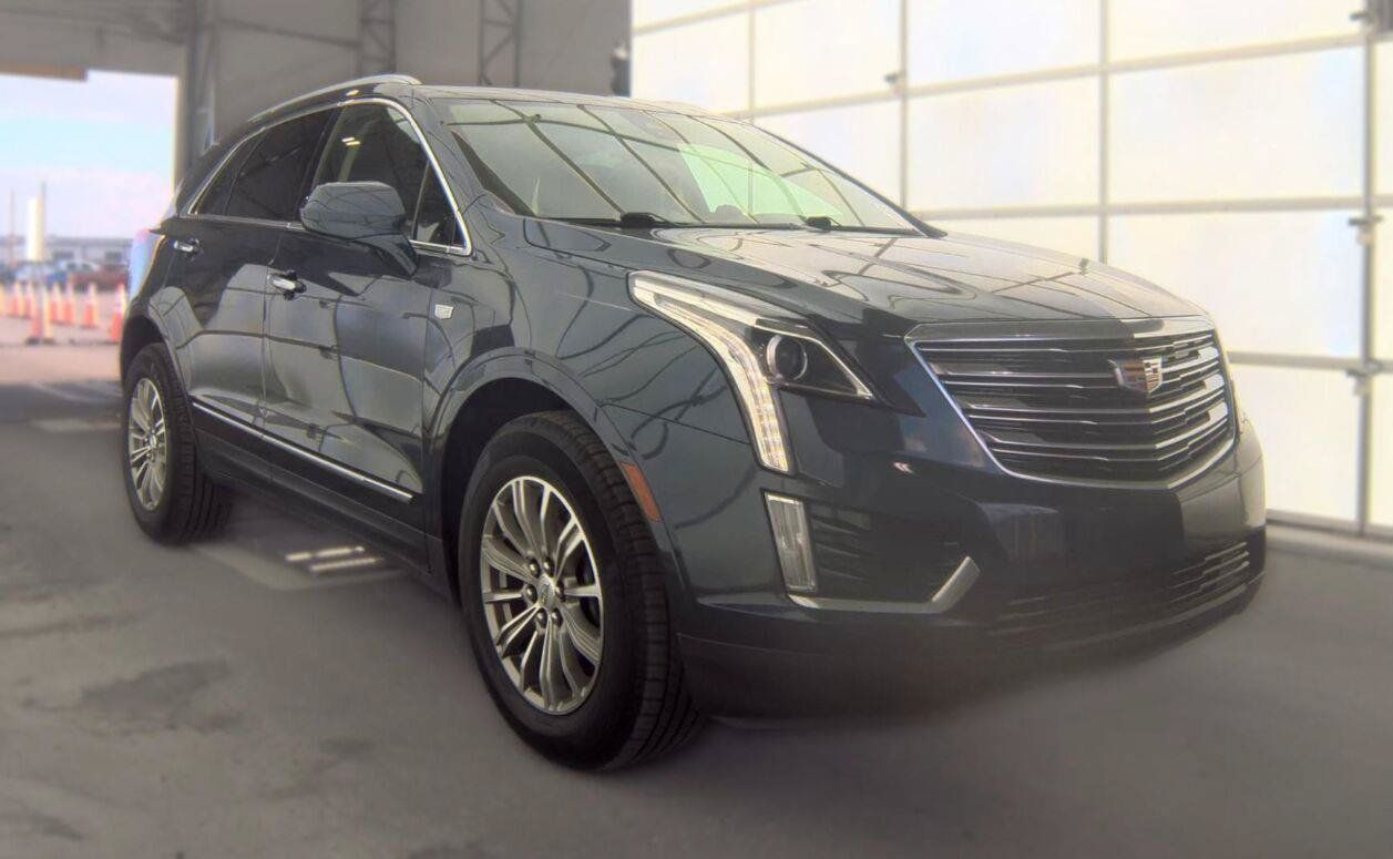Used 2018 Cadillac XT5 Luxury w/ Driver Awareness Package FWD image 17