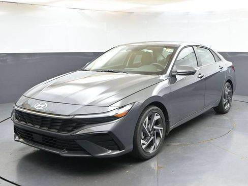 Used 2026 Hyundai Elantra Limited FWD image 1