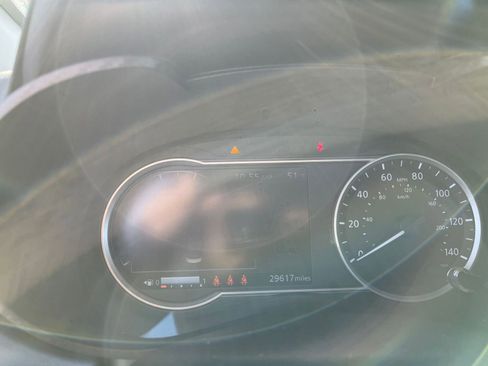 Used 2025 Nissan Versa SV image 10