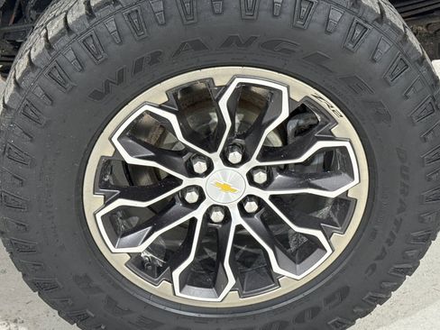 Used 2021 Chevrolet Colorado ZR2 image 8