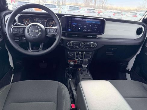 Used 2025 Jeep Wrangler Unlimited Sport AWD/4WD image 3