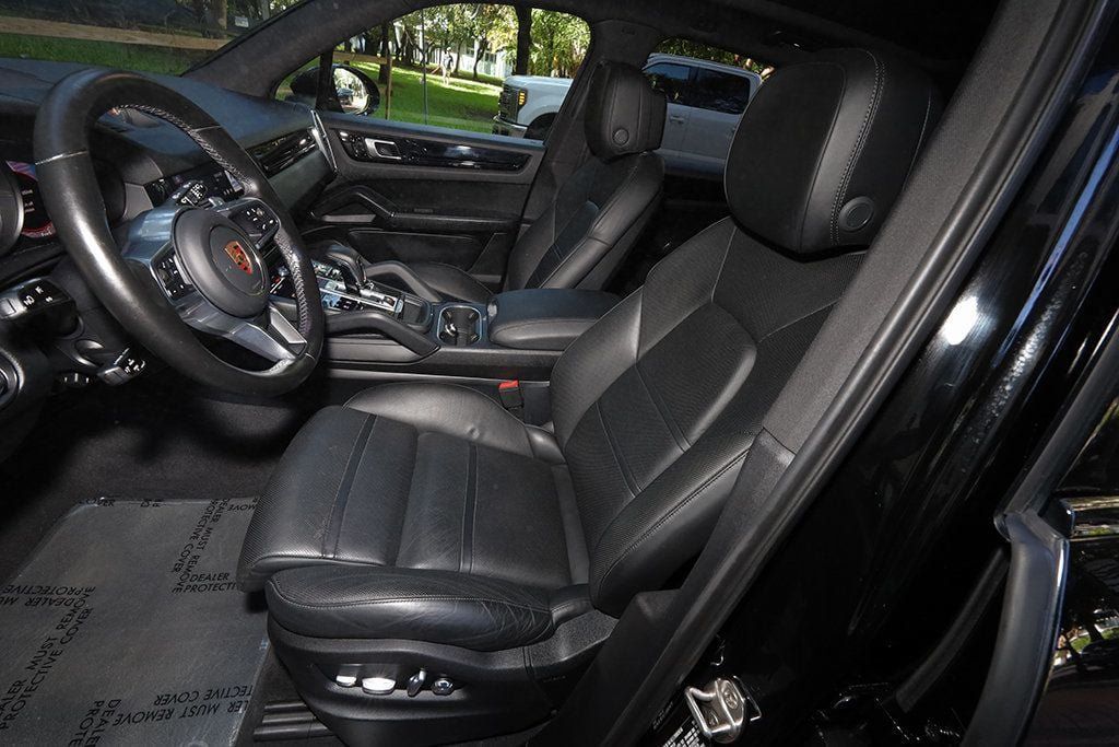 Used 2020 Porsche Cayenne AWD/4WD image 24