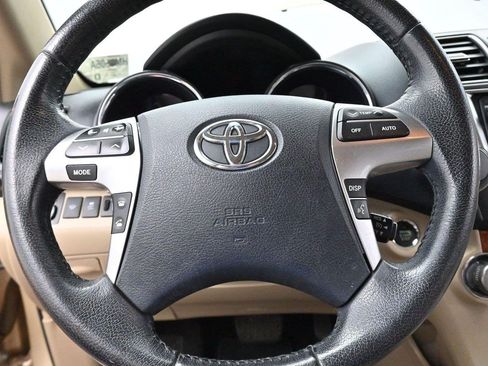 Used 2013 Toyota Highlander Limited FWD image 17