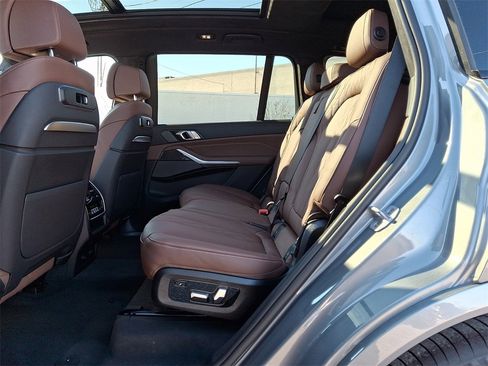 New 2026 BMW X7 M60i image 8