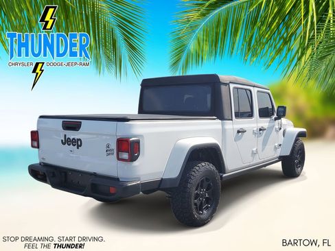 Certified 2022 Jeep Gladiator Sport image 4