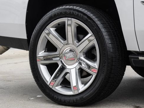 Used 2019 Cadillac Escalade ESV Premium Luxury RWD image 61