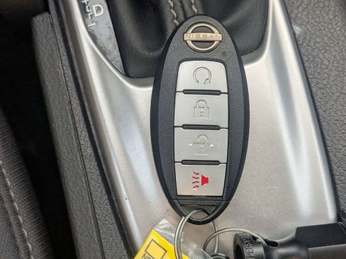 Used 2022 Nissan Frontier SV RWD image 32