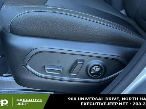 New 2025 Jeep Grand Cherokee Laredo X w/ Luxury Tech Group I image 11