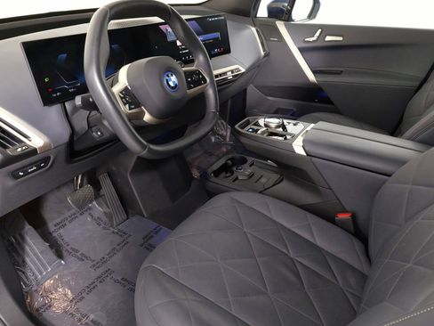 Used 2024 BMW iX xDrive50 w/ Premium Package image 31