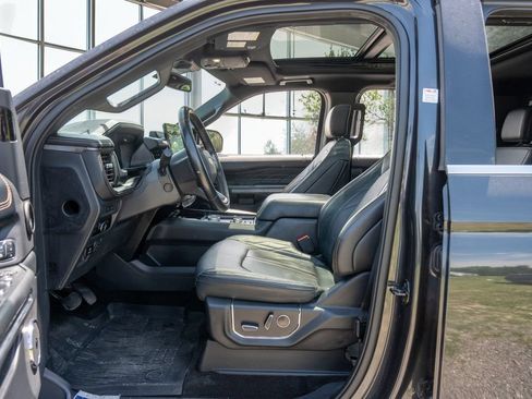 Used 2023 Ford Expedition Max Platinum AWD/4WD image 6